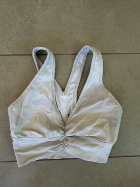 ALO Yoga Light Cream Ruched Front Sports Bra